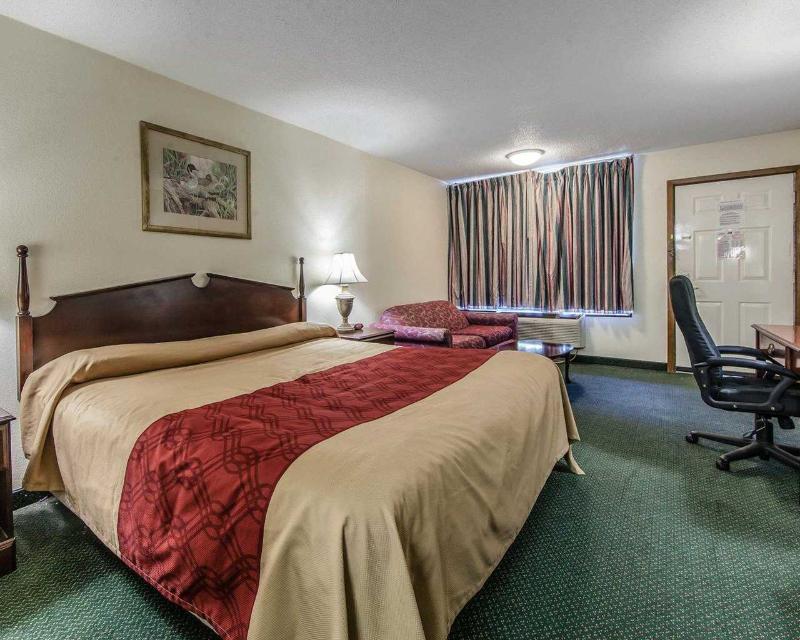 Red Roof Inn Дендрідж Екстер'єр фото