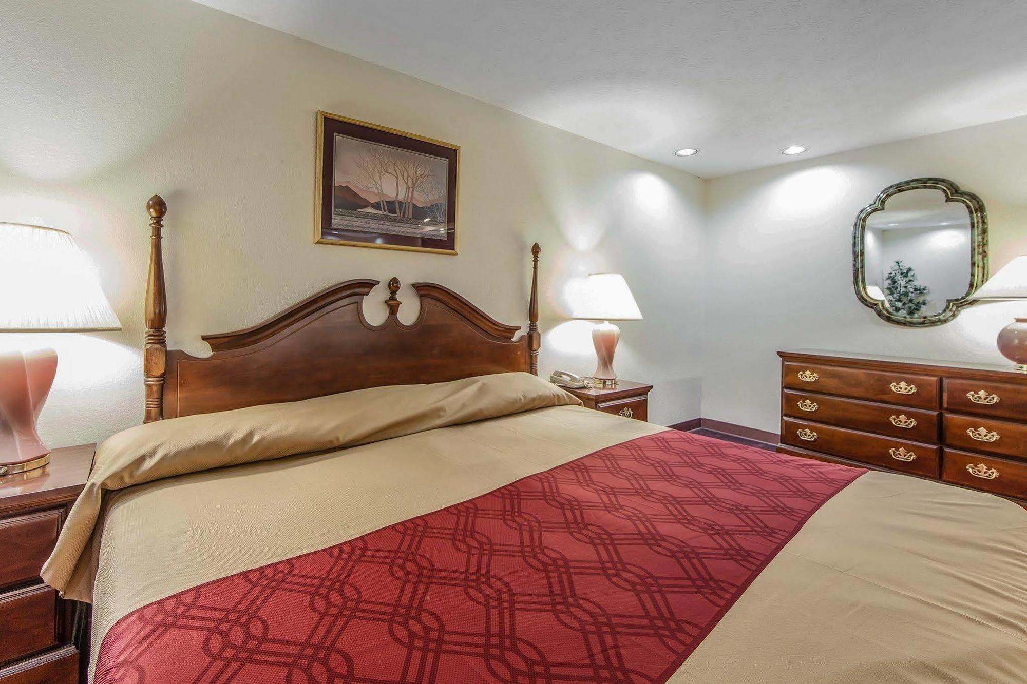 Red Roof Inn Дендрідж Екстер'єр фото