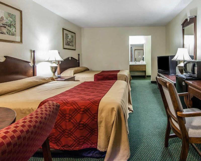 Red Roof Inn Дендрідж Екстер'єр фото